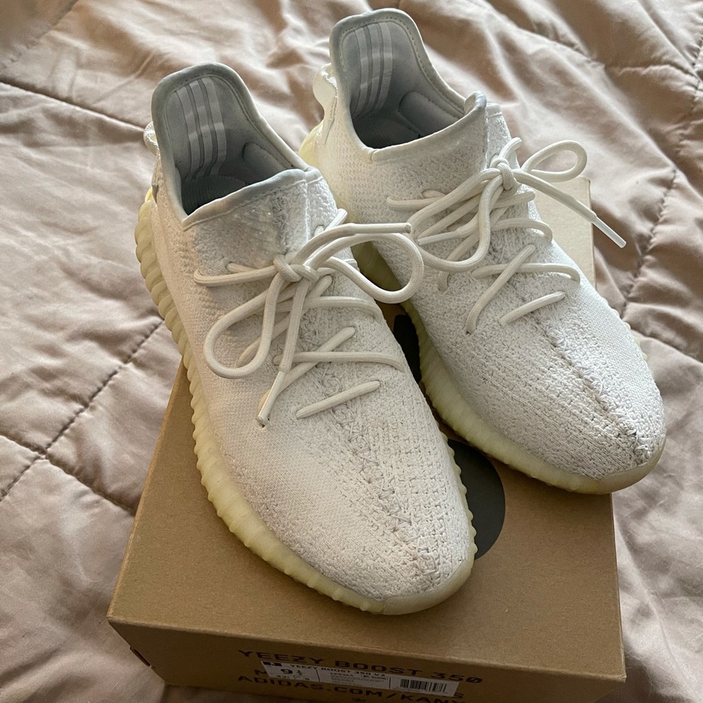 adidas Yeezy Boost 350 V2 Cream/Triple White 9.5 - Picture 2 of 8